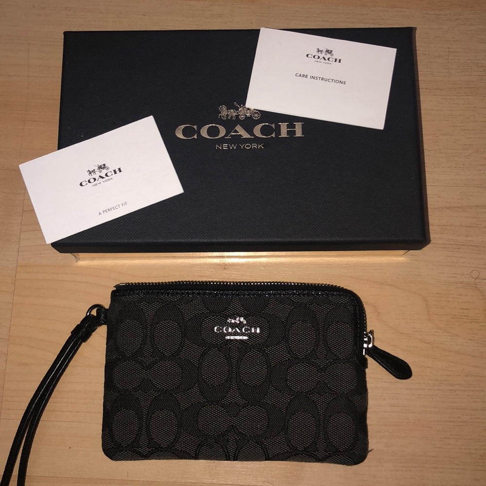 Coach Wristlet - Picture 1 of 3